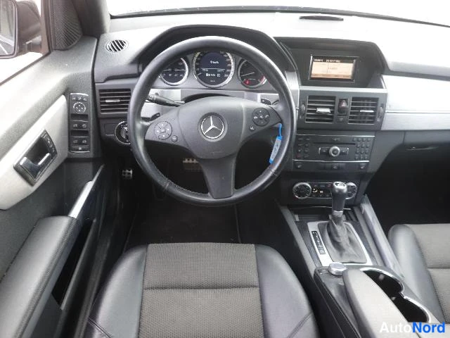 Musta Mercedes-Benz GLK 2010, ohjaamo, kuva 24