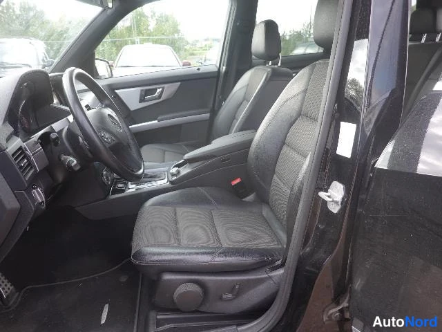 Musta Mercedes-Benz GLK 2010, etuistuimet, kuva 25