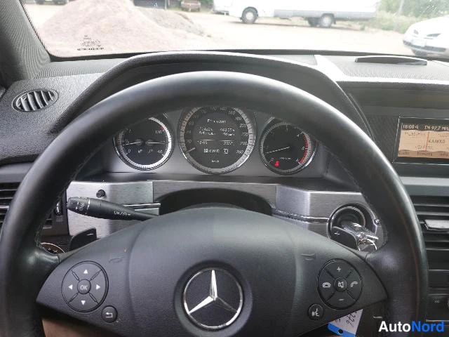 Musta Mercedes-Benz GLK 2010, ohjaamo, kuva 21