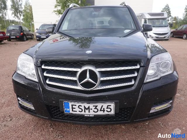 Musta Mercedes-Benz GLK 2010, edestä, kuva 9