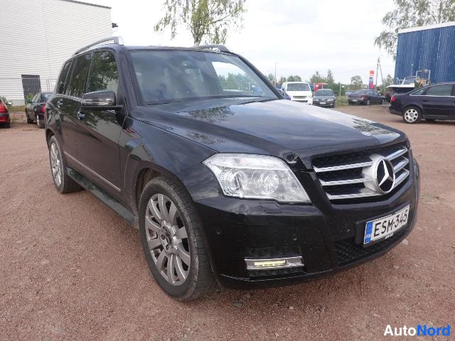 Musta Mercedes-Benz GLK 2010, etuviisto, keula oikealle, kuva 7