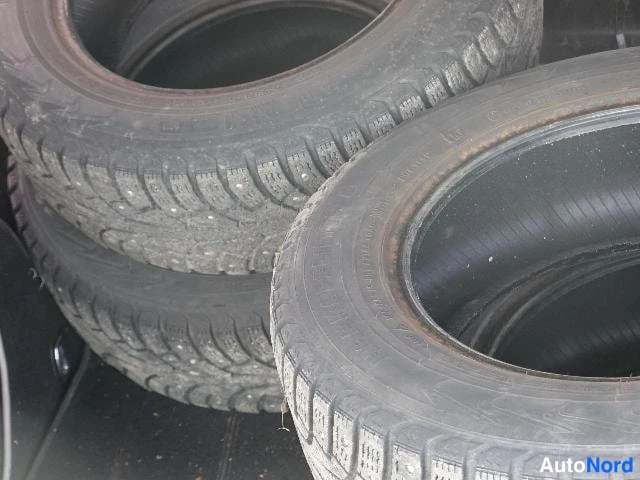 Punainen Volkswagen Passat 2000, kuva 15
