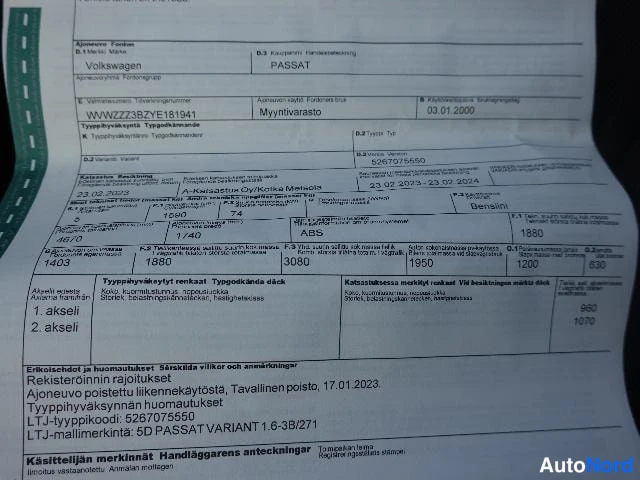 Punainen Volkswagen Passat 2000, kuva 39