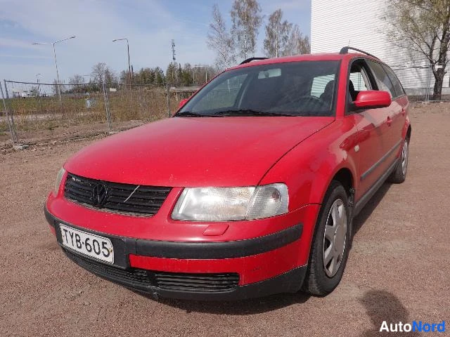 Punainen Volkswagen Passat 2000, etuviisto, keula vasemmalle, kuva 5