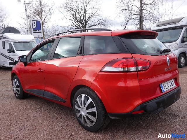 Punainen Renault Clio Farmari 2015, takaviisto, kuva 10