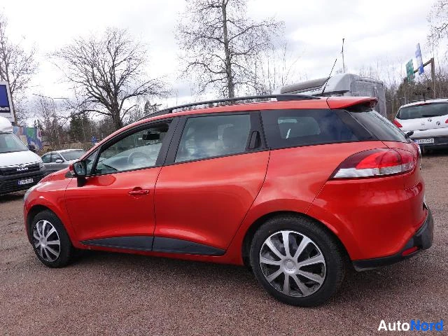 Punainen Renault Clio Farmari 2015, takaviisto, kuva 12