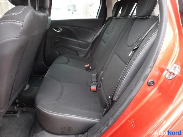 Punainen Renault Clio Farmari 2015, kuva 19