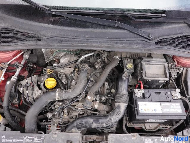 Punainen Renault Clio Farmari 2015, moottoritila, kuva 23