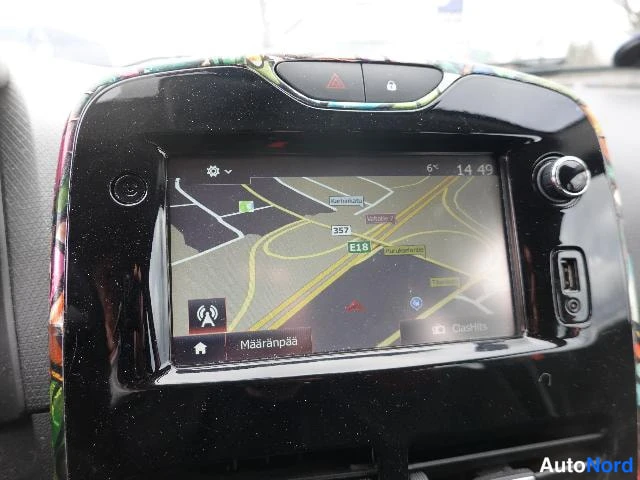 Punainen Renault Clio Farmari 2015, yksityiskohta, kuva 26