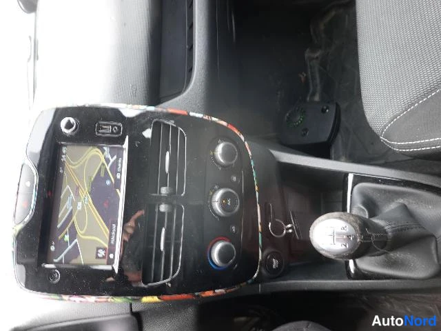 Punainen Renault Clio Farmari 2015, ohjaamo, kuva 19