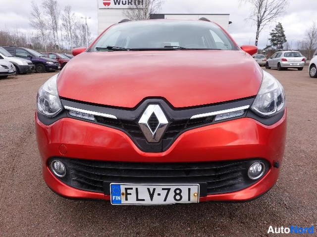 Punainen Renault Clio Farmari 2015, edestä, kuva 5