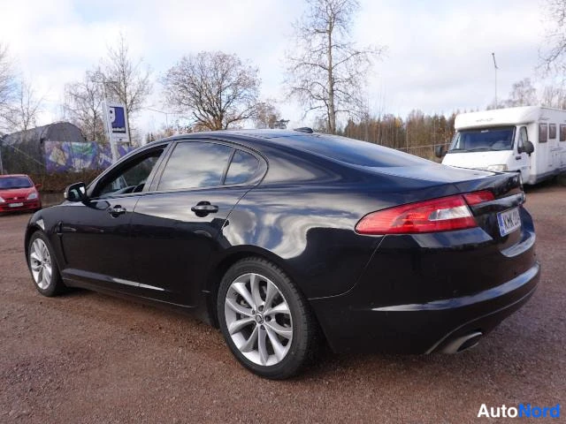 Musta Jaguar XF 2008, takaviisto, kuva 10