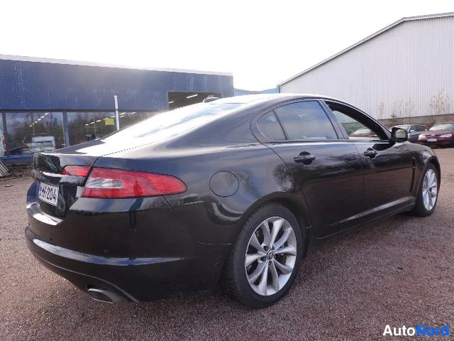 Musta Jaguar XF 2008, takaviisto, kuva 11
