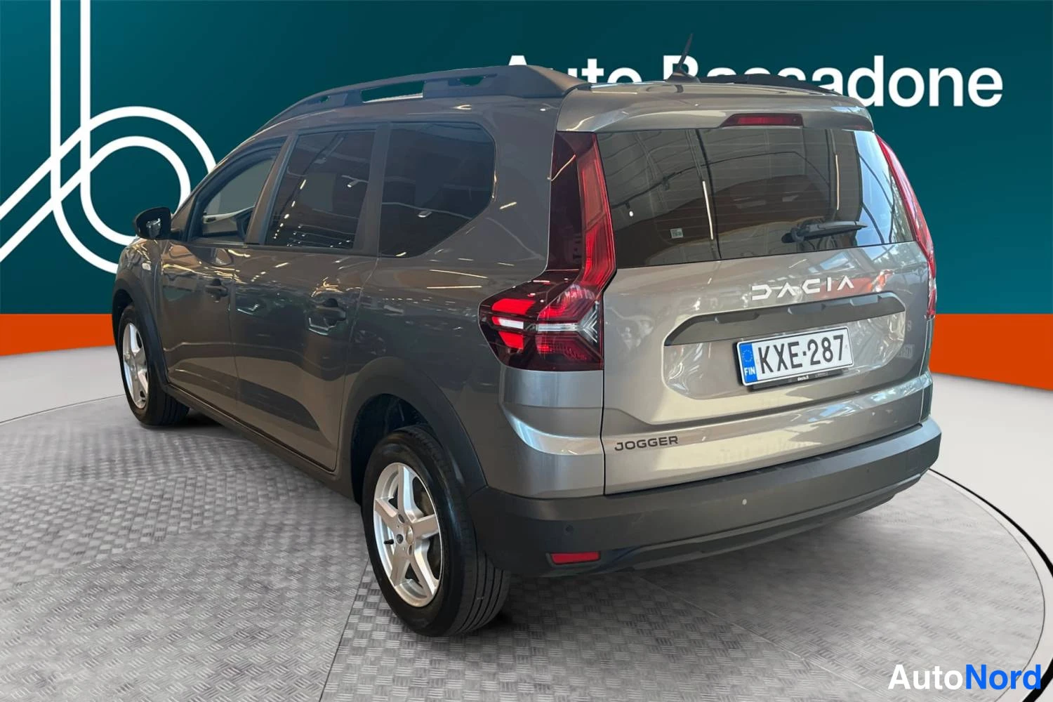 Harmaa Dacia Jogger 2025, takaviisto, kuva 6