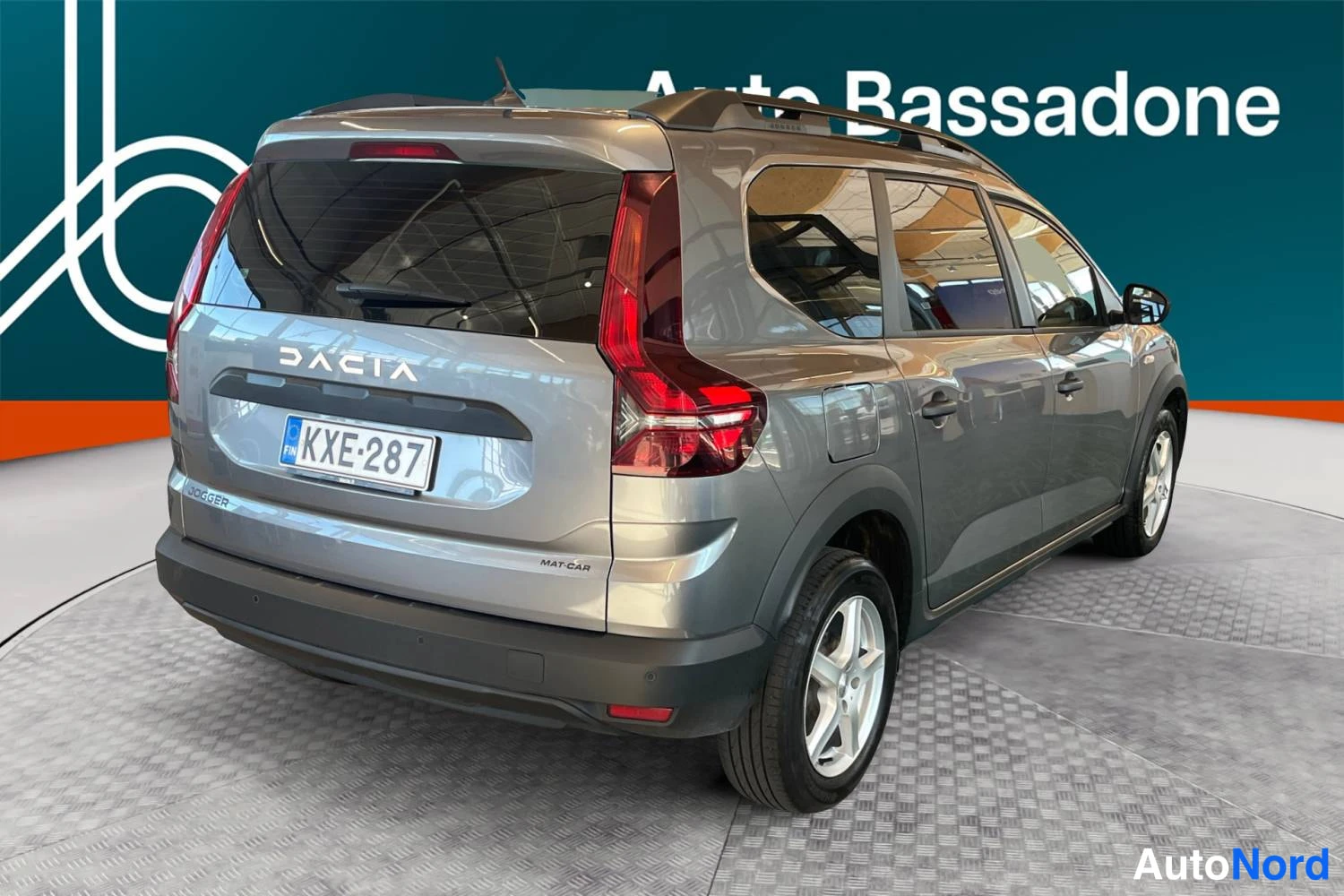Harmaa Dacia Jogger 2025, takaviisto, kuva 7