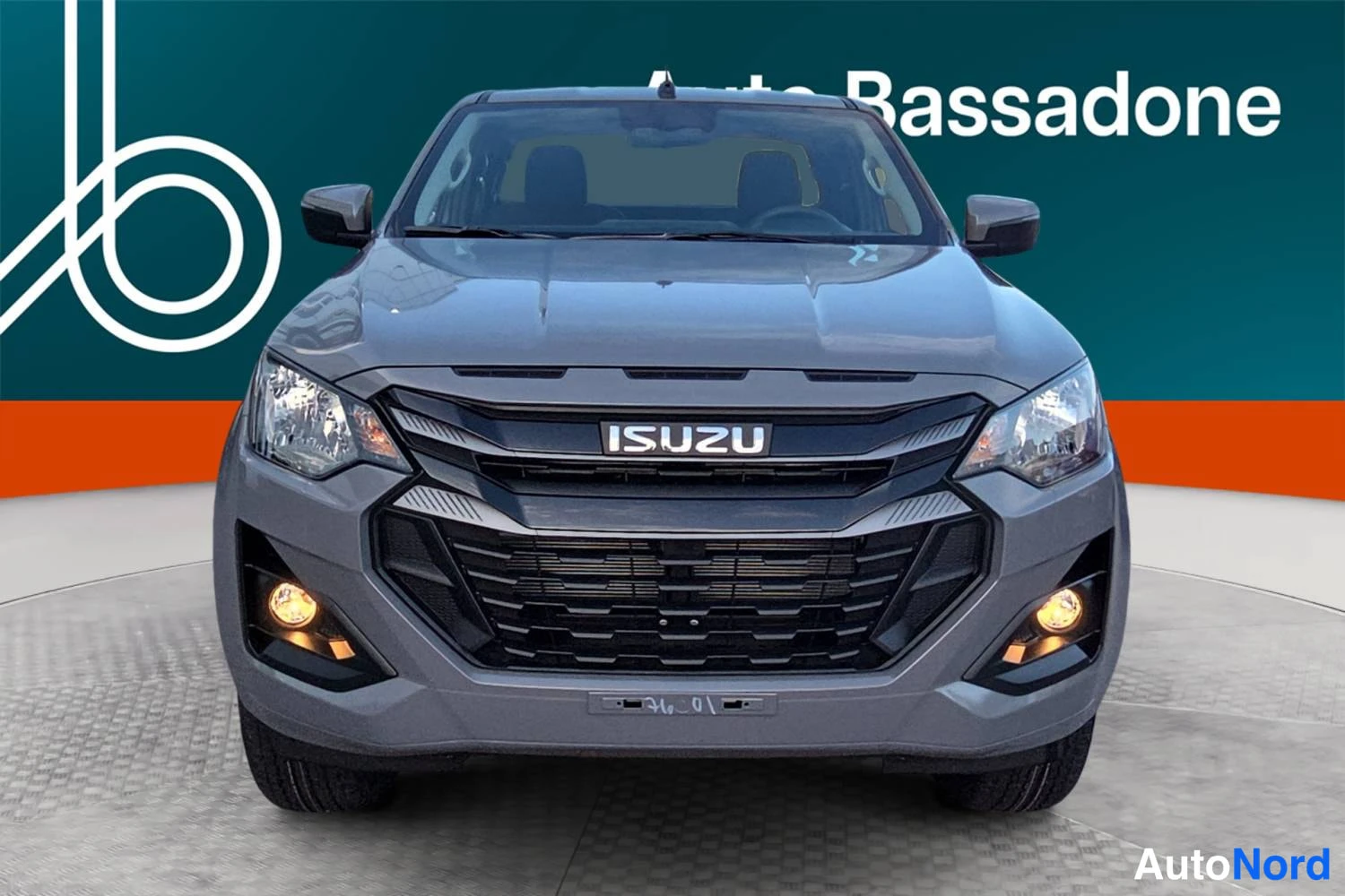 Harmaa Isuzu D-max 2026, edestä, kuva 3