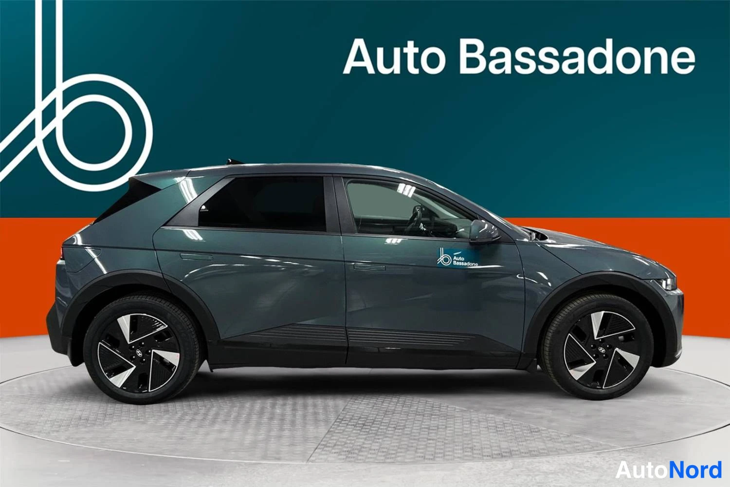Sininen Hyundai Ioniq 5 2026, sivulta, kuva 5