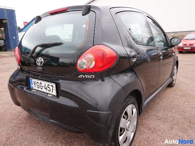 Musta Toyota AYGO 2006, takaviisto, kuva 13