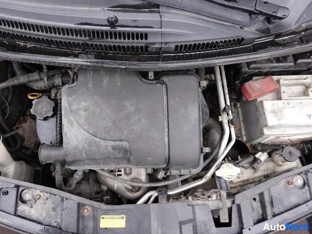 Musta Toyota AYGO 2006, moottoritila, kuva 23