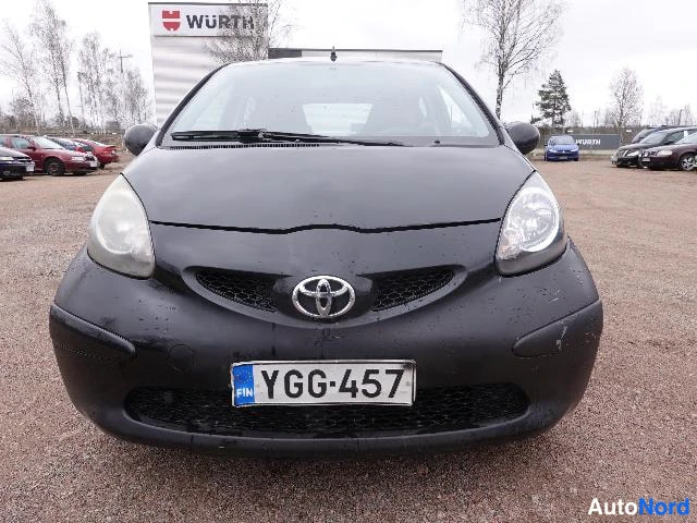Musta Toyota AYGO 2006, edestä, kuva 6
