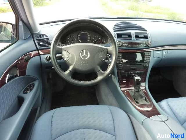 Blue Mercedes-Benz E 270 CDI 2003, photo 11