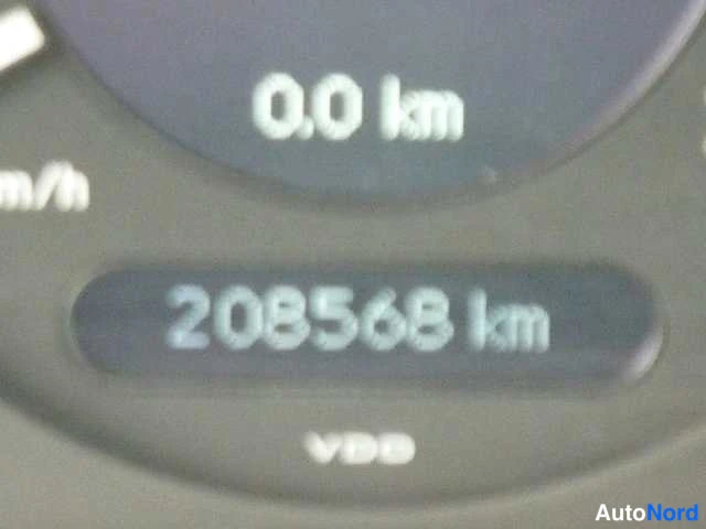 Sininen Mercedes-Benz E 270 CDI 2003, yksityiskohta, kuva 12