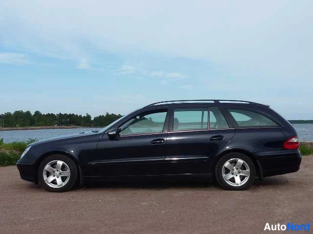 Blue Mercedes-Benz E 270 CDI 2003, side, photo 7