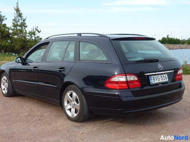 Blue Mercedes-Benz E 270 CDI 2003, rear three-quarter, photo 9