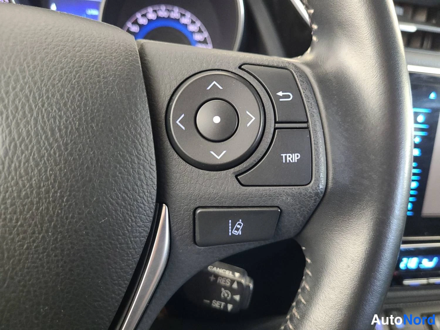 Harmaa Toyota Auris 2016, kuva 19