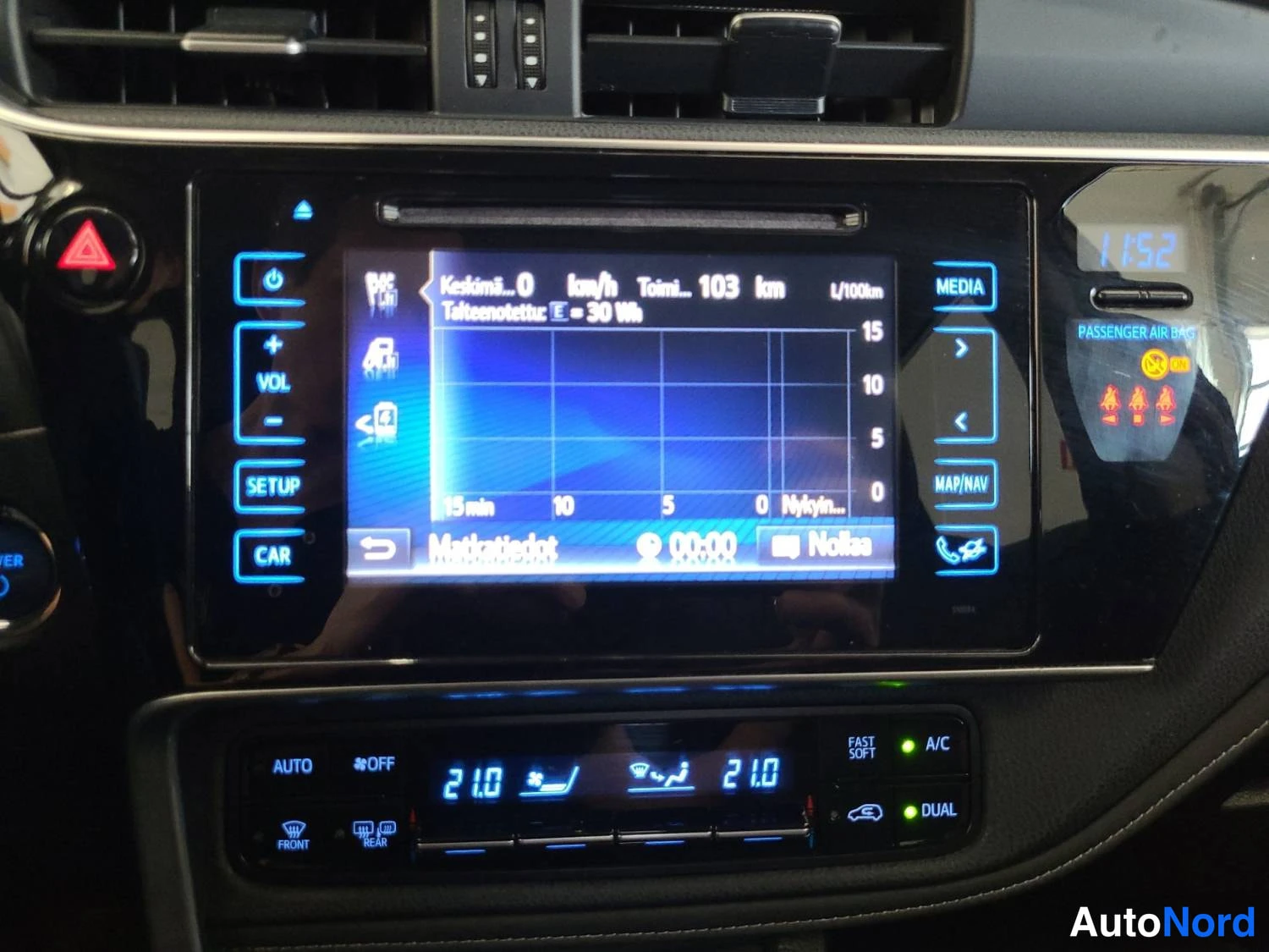 Harmaa Toyota Auris 2016, kuva 21