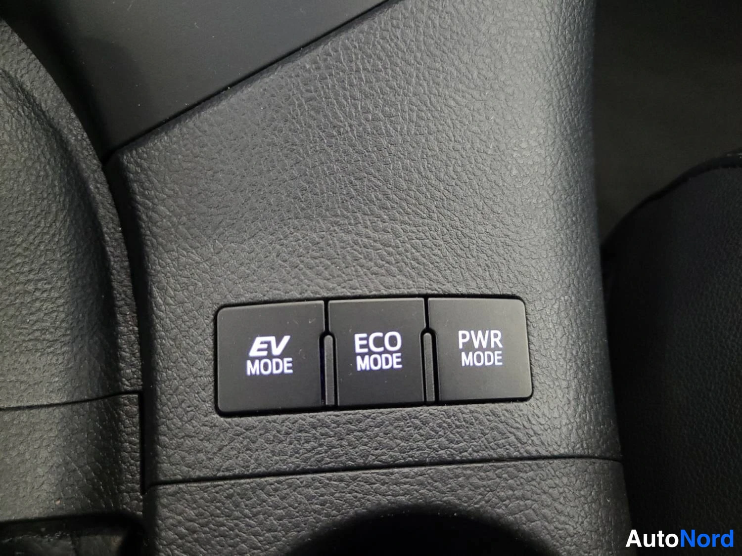 Harmaa Toyota Auris 2016, kuva 24