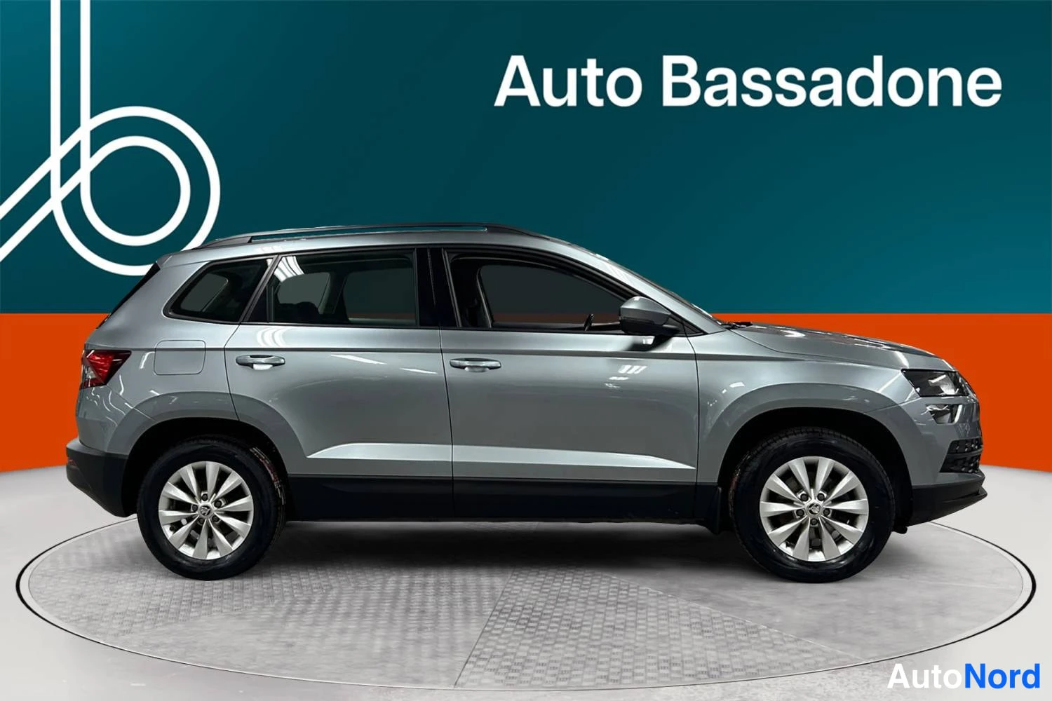 Hopea Skoda Karoq 2019, sivulta, kuva 5