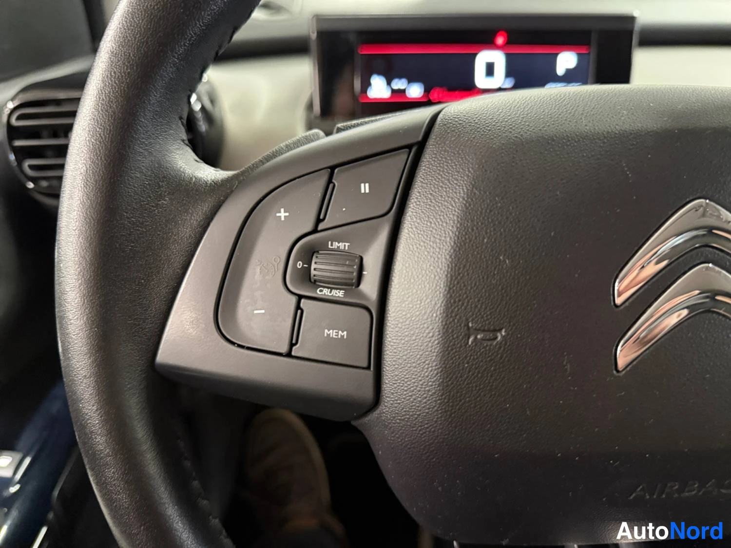 Harmaa Citroen C4 cactus 2020, kuva 24