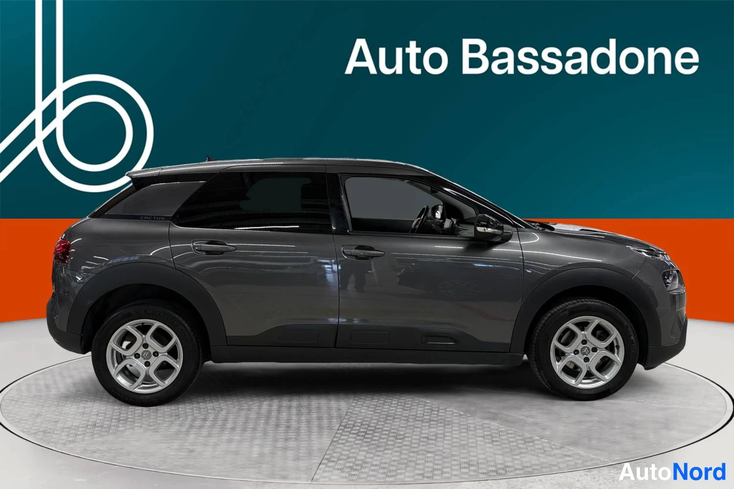 Harmaa Citroen C4 cactus 2020, sivulta, kuva 5