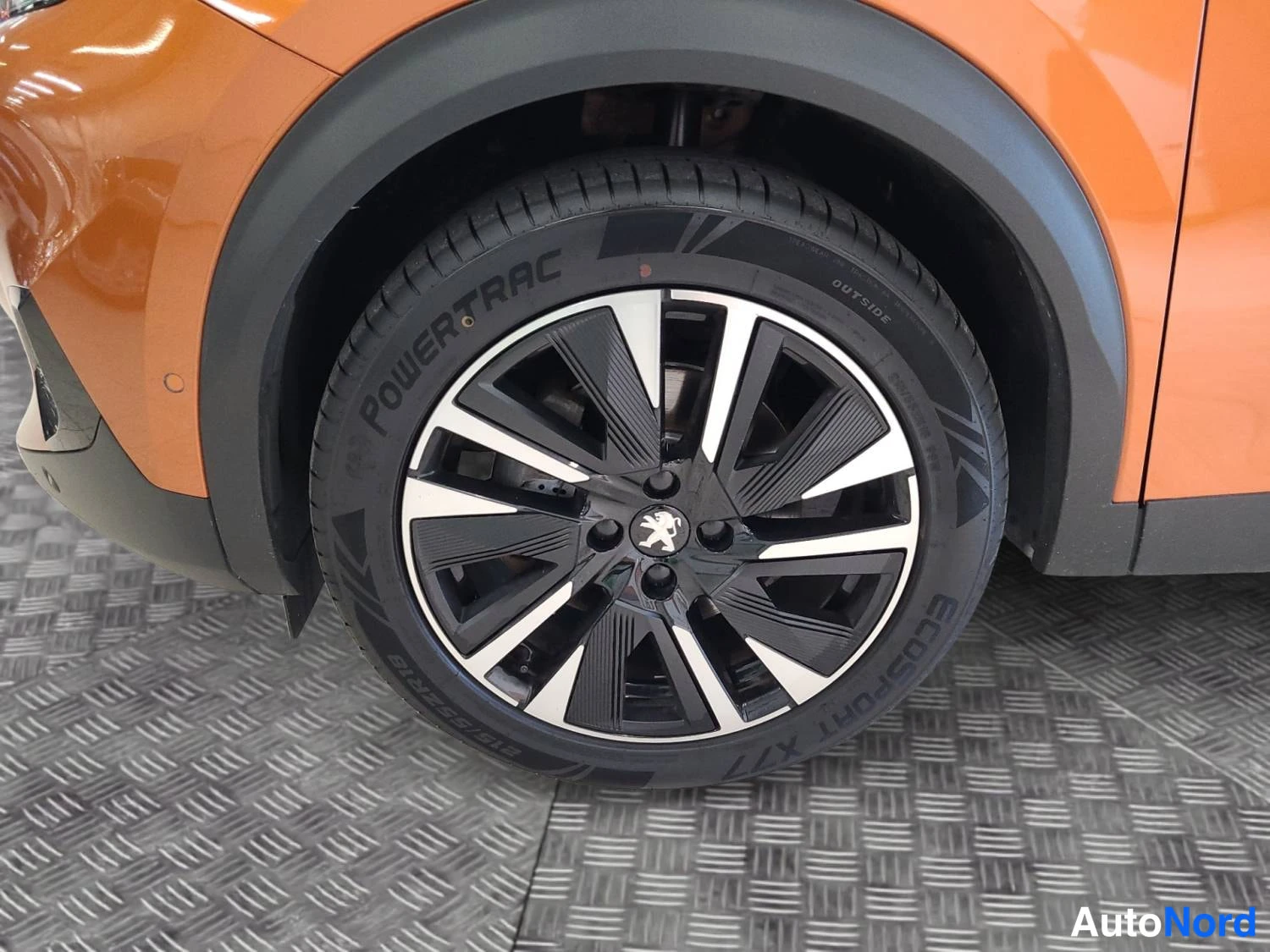 Oranssi Peugeot E-2008 2020, kuva 11