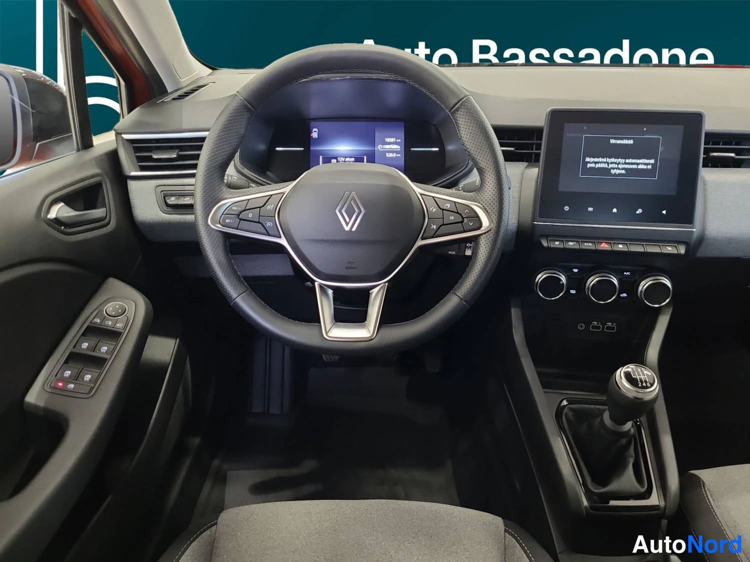 Oranssi Renault Clio 2025, kuva 13