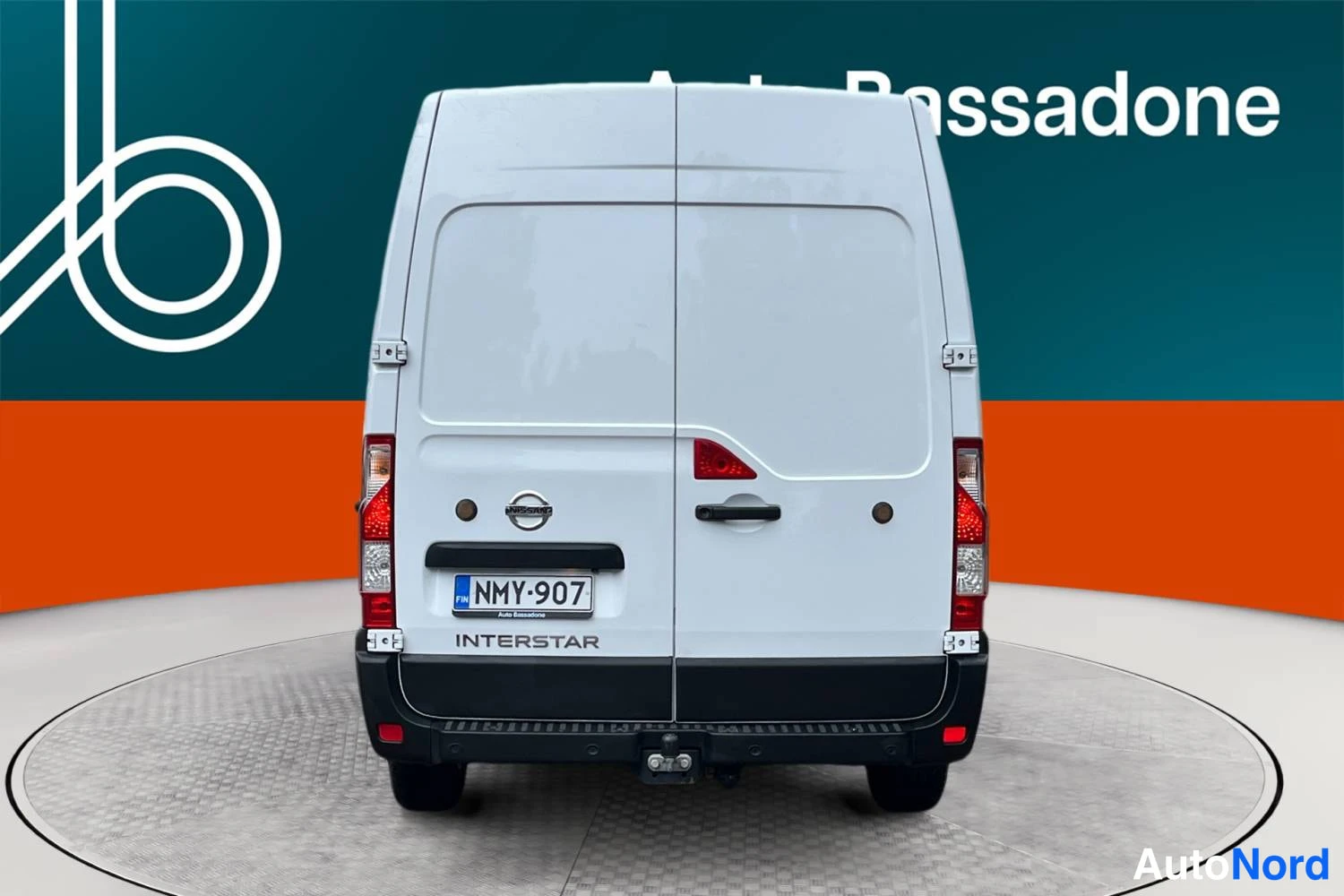 Valkoinen Nissan Interstar 2023, takaa, kuva 8