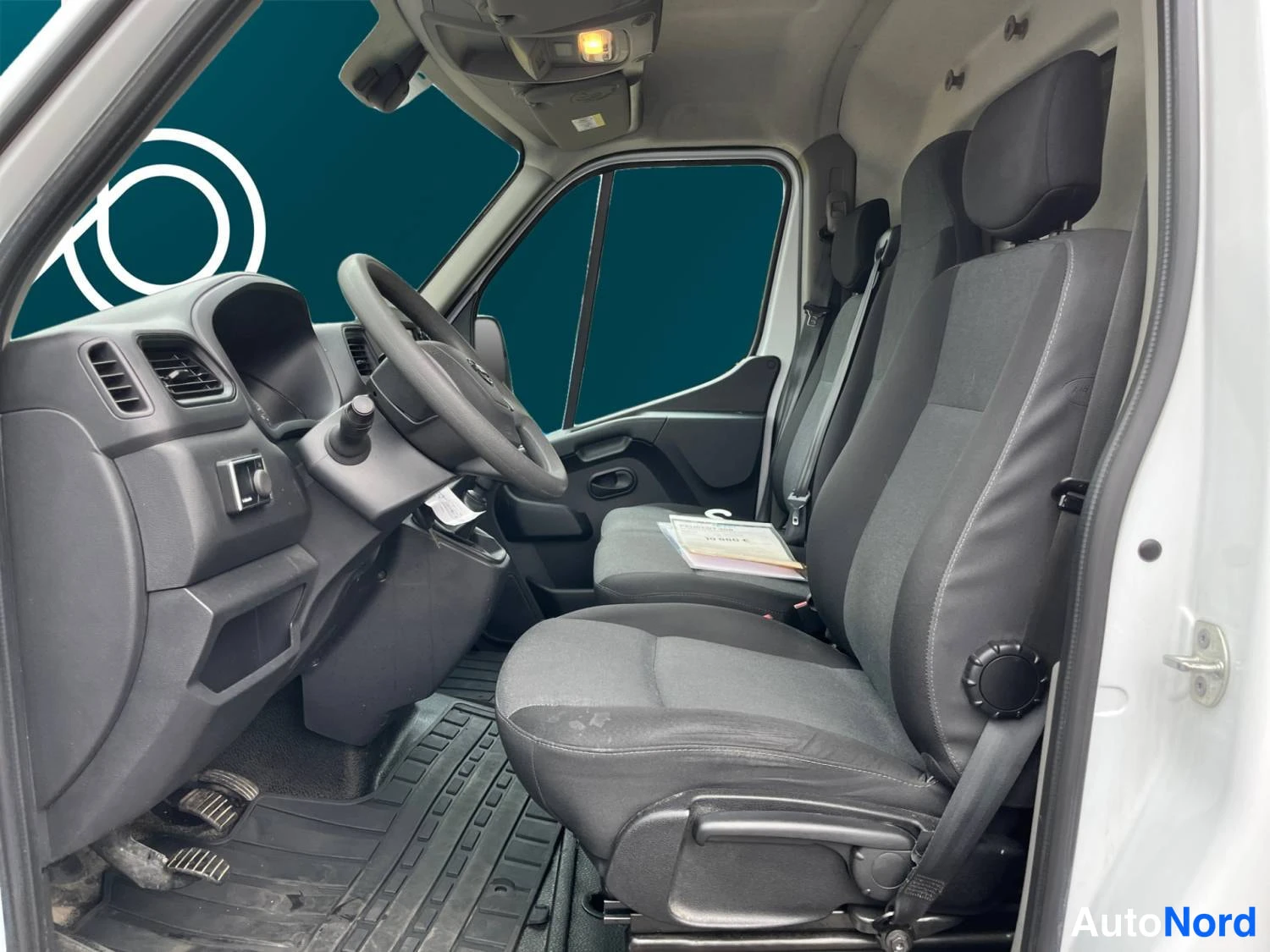 Valkoinen Nissan Interstar 2023, kuva 12