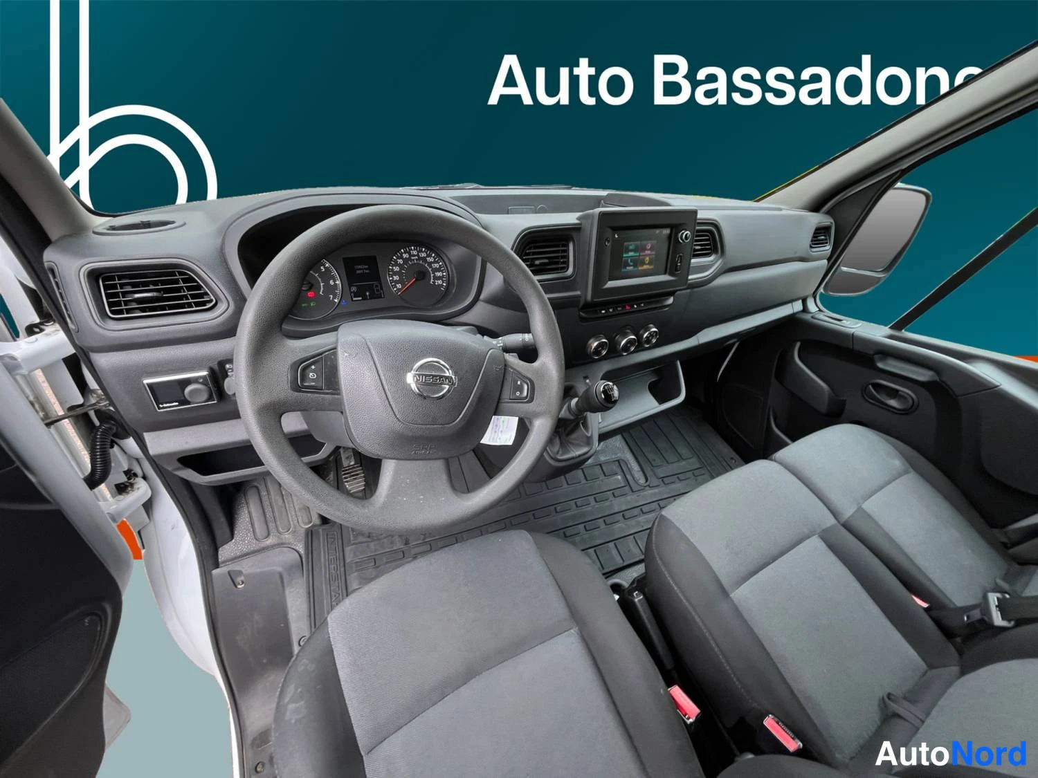Valkoinen Nissan Interstar 2023, kuva 13