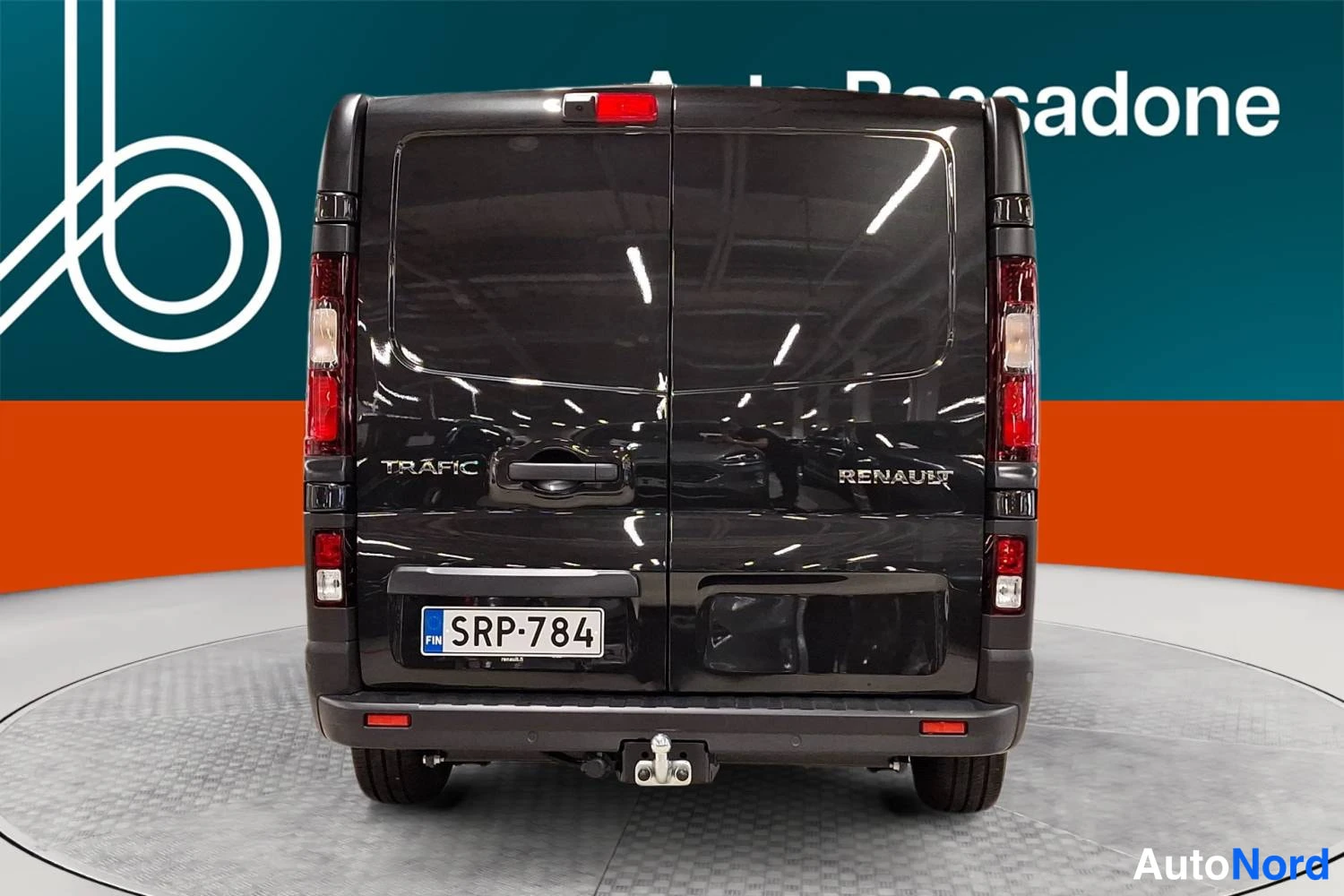 Musta Renault Trafic 2026, takaa, kuva 8