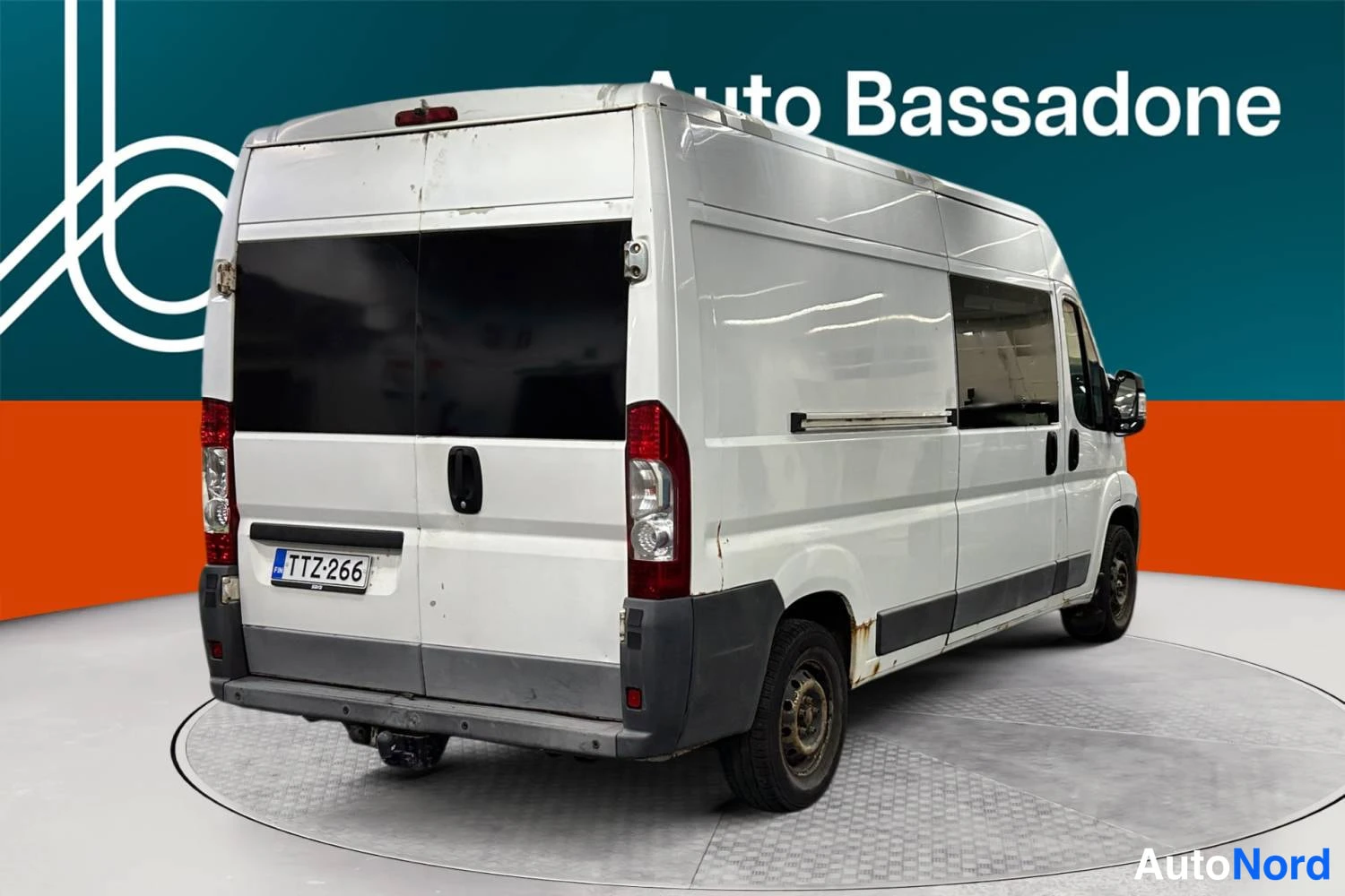 Valkoinen Citroen Jumper 2010, takaviisto, kuva 5