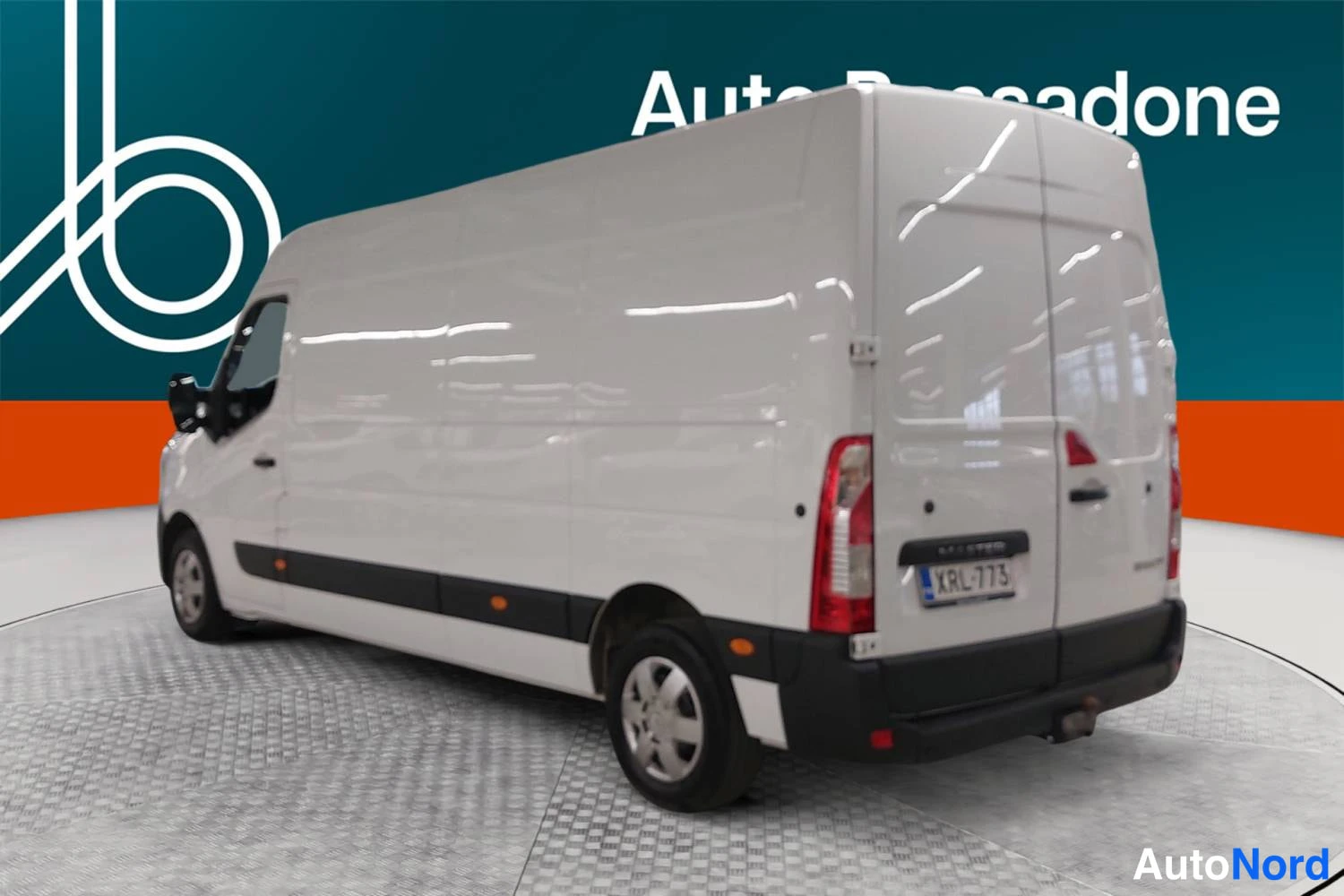 Valkoinen Renault Master 2022, takaviisto, kuva 7