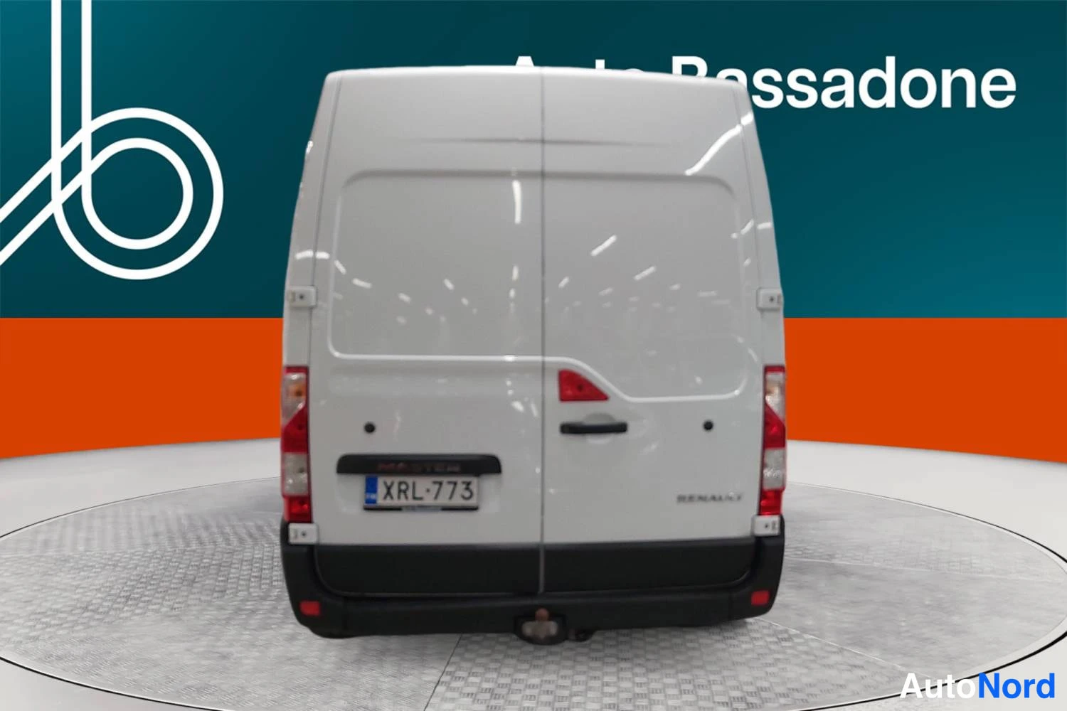 Valkoinen Renault Master 2022, takaa, kuva 9