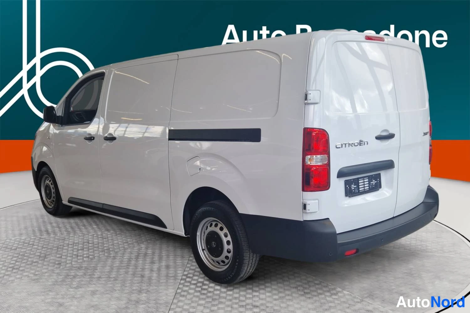 Valkoinen Citroen Jumpy 2026, takaviisto, kuva 3