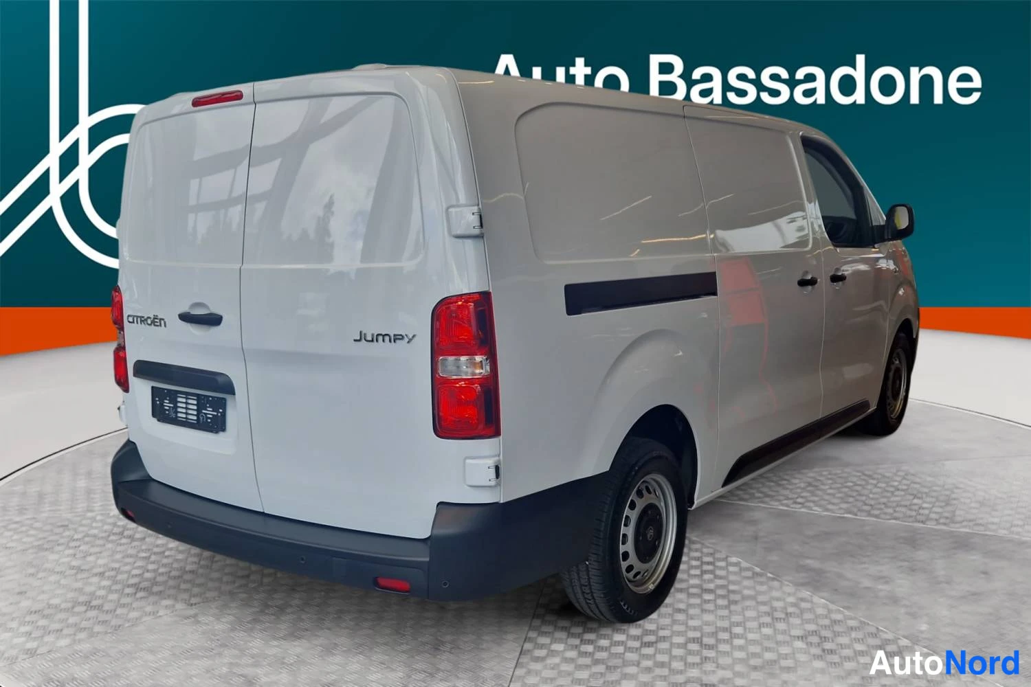 Valkoinen Citroen Jumpy 2026, takaviisto, kuva 4