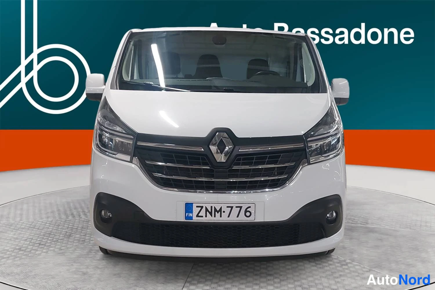Valkoinen Renault Trafic 2020, kuva 19