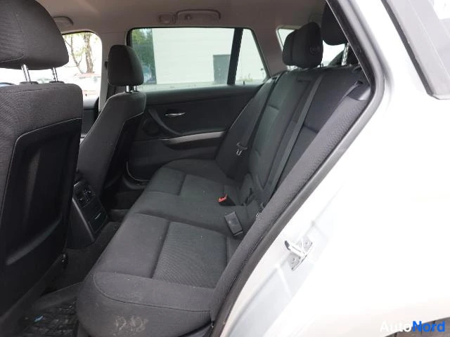 Hopea BMW 318i 2007, kuva 34