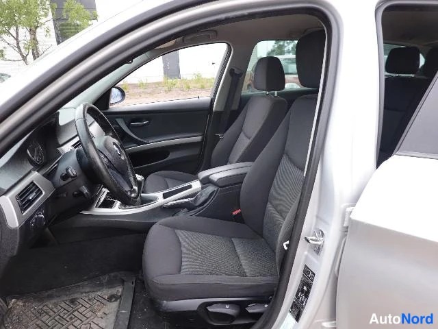 Hopea BMW 318i 2007, ohjaamo, kuva 15