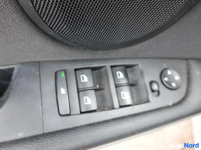 Hopea BMW 318i 2007, yksityiskohta, kuva 19