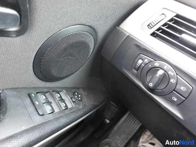 Hopea BMW 318i 2007, yksityiskohta, kuva 25